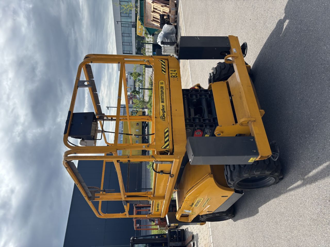 Haulotte Compact 10 DX Scherenarbeitsbühne – Nr. G009570